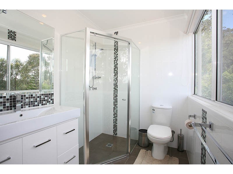 200 Chesterfield Drive, Bonogin QLD 4213