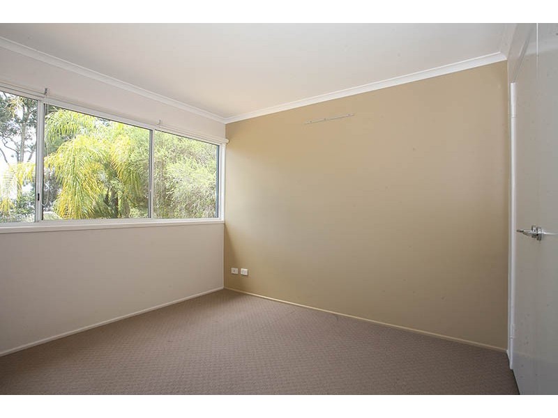 200 Chesterfield Drive, Bonogin QLD 4213