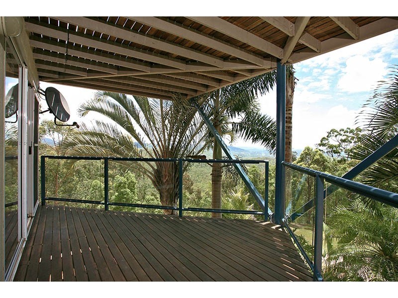 200 Chesterfield Drive, Bonogin QLD 4213