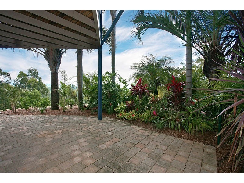 200 Chesterfield Drive, Bonogin QLD 4213