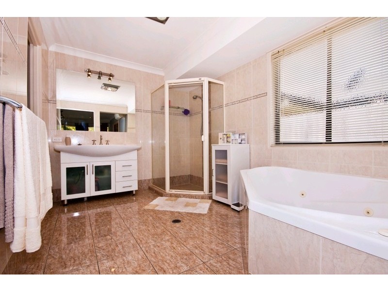 62 Highcrest Circuit, Molendinar QLD 4214