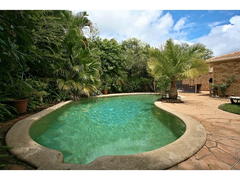 1 Lockhart Place, Helensvale QLD 4212
