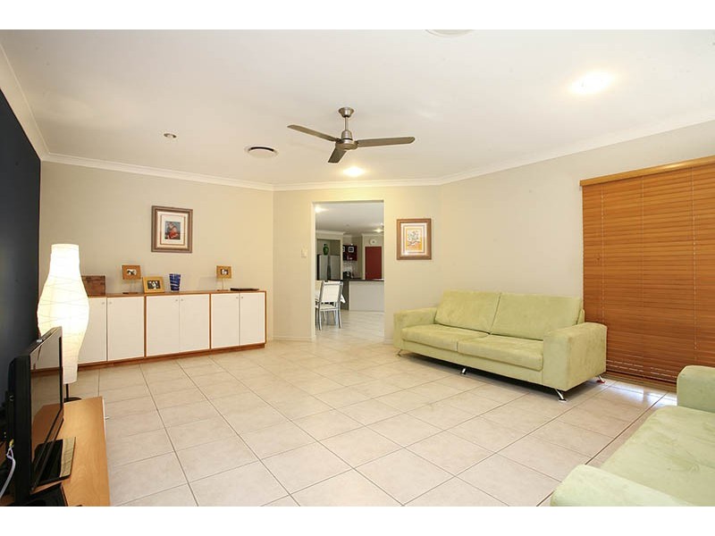 10 Whitewood Place, Molendinar QLD 4214