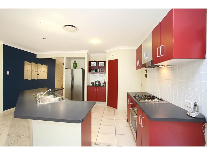 10 Whitewood Place, Molendinar QLD 4214