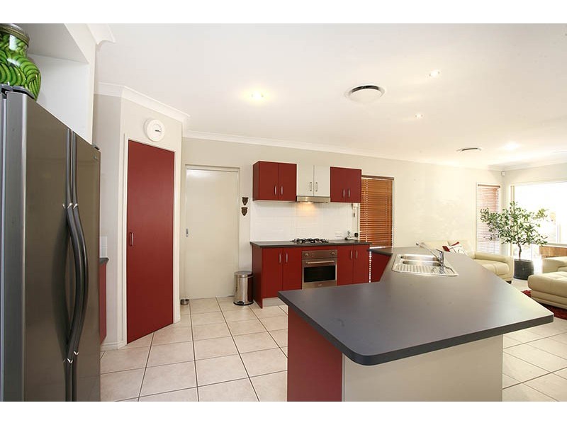 10 Whitewood Place, Molendinar QLD 4214