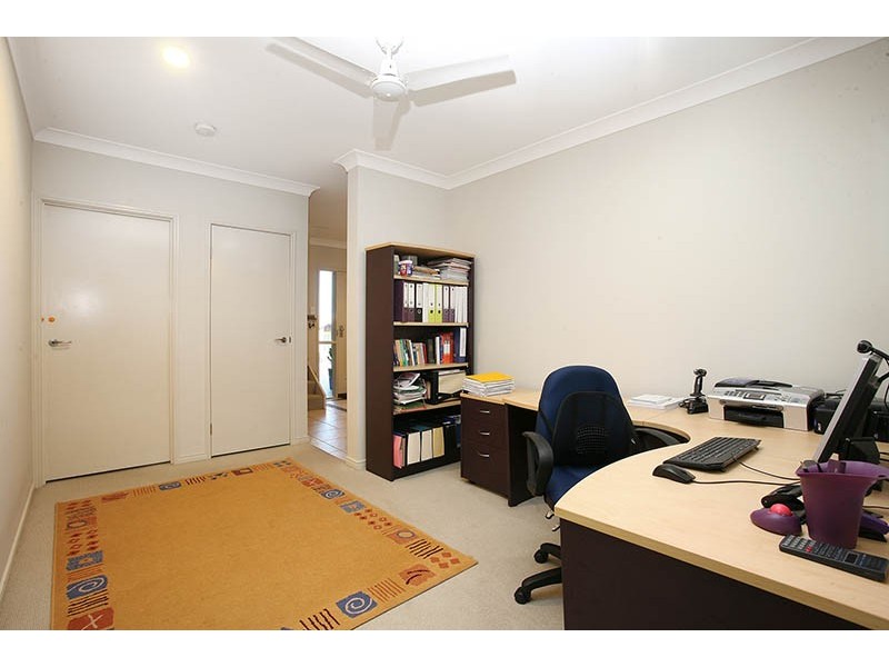 10 Whitewood Place, Molendinar QLD 4214