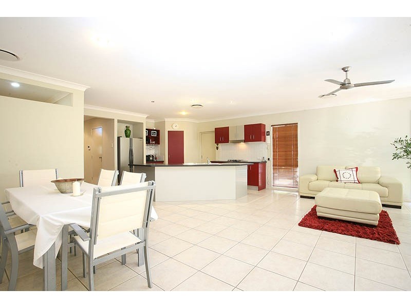 10 Whitewood Place, Molendinar QLD 4214