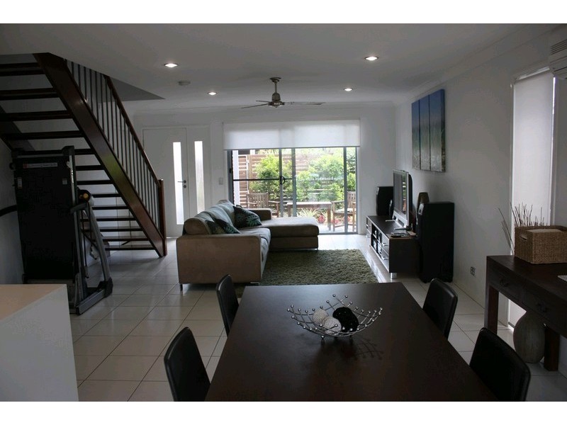 7 Valencia Boulevard, Burleigh Waters QLD 4220