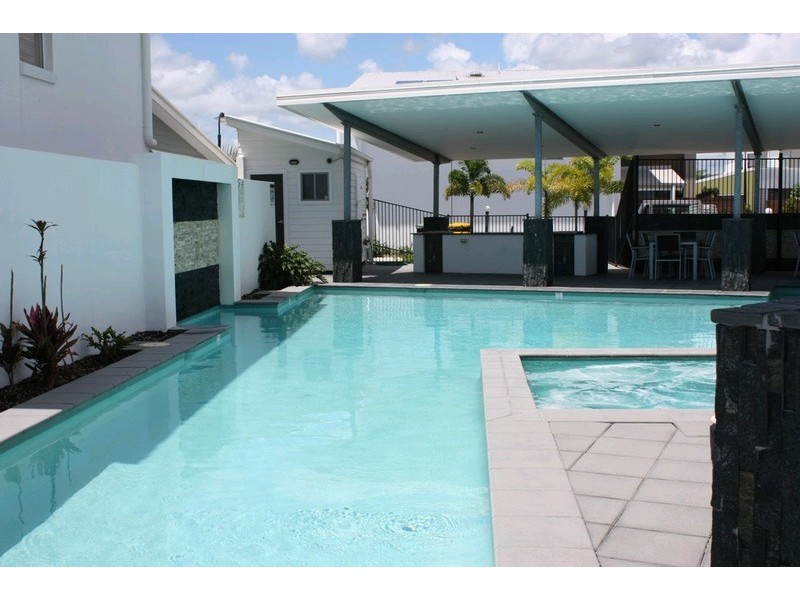 7 Valencia Boulevard, Burleigh Waters QLD 4220