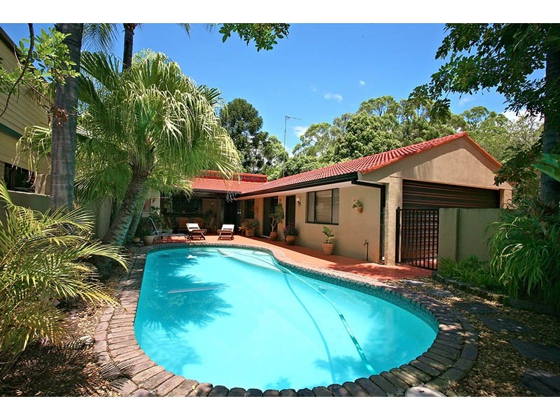 14 The Crescent, Ashmore QLD 4214