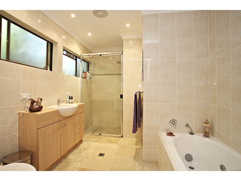 14 The Crescent, Ashmore QLD 4214
