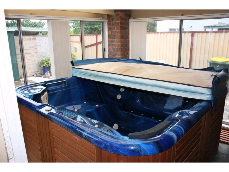 4 Foxhill Court, Carrara QLD 4211