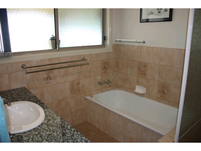 4 Foxhill Court, Carrara QLD 4211