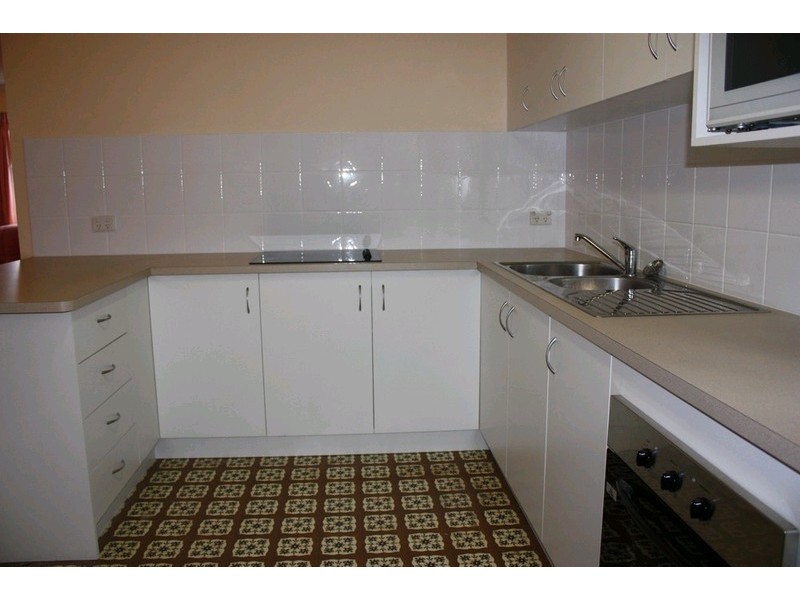 18 Sungold Avenue, Southport QLD 4215