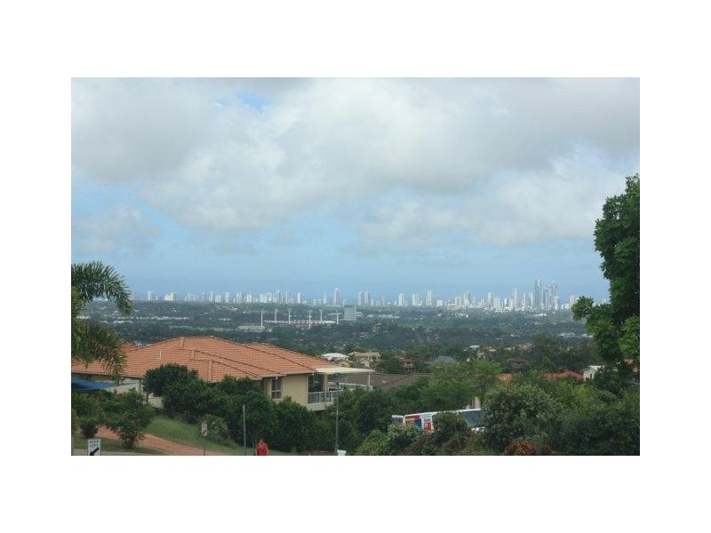 15 Ballah Crescent, Highland Park QLD 4211