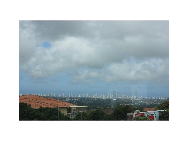 15 Ballah Crescent, Highland Park QLD 4211