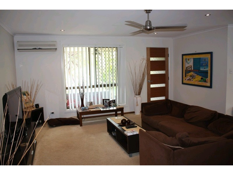 13 Wallaroo Way, Ashmore QLD 4214