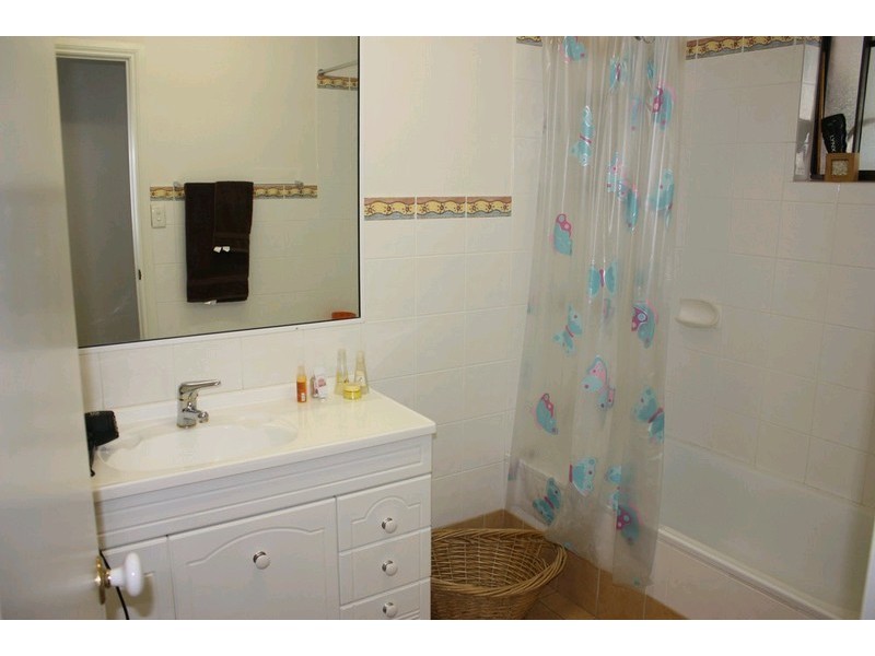 13 Wallaroo Way, Ashmore QLD 4214