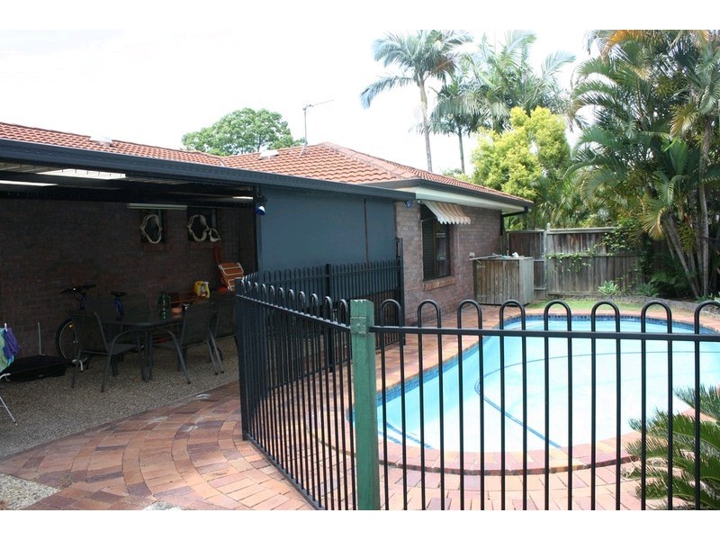 13 Wallaroo Way, Ashmore QLD 4214