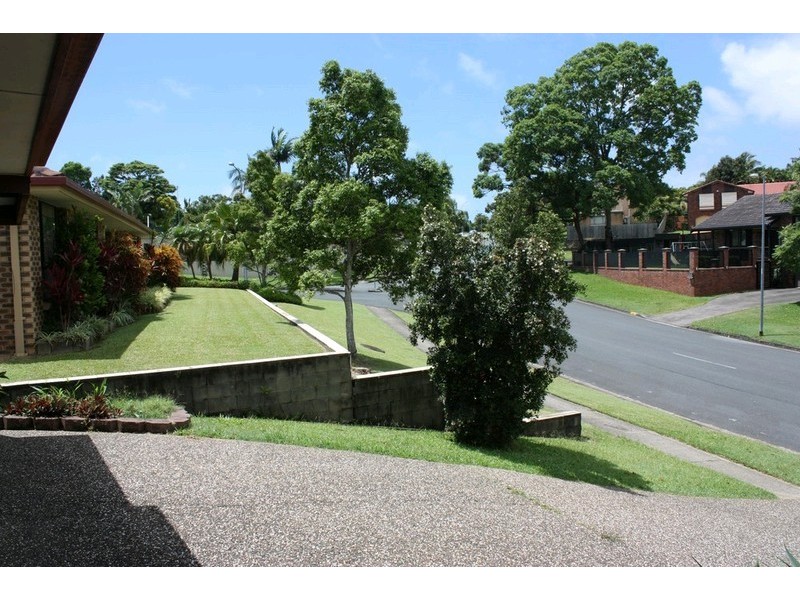 13 Wallaroo Way, Ashmore QLD 4214