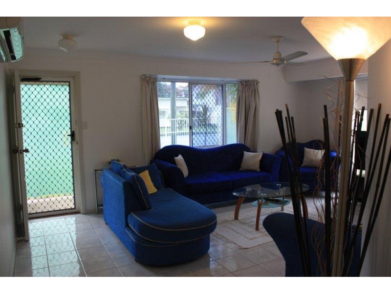 9A Middle Street, Labrador QLD 4215