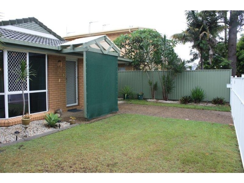 9A Middle Street, Labrador QLD 4215