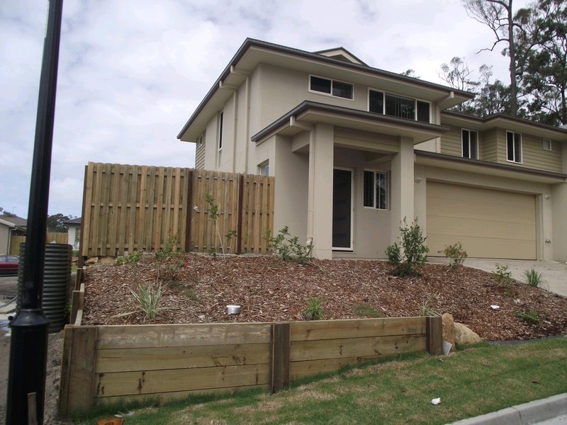 2/5 Elise Avenue, Coomera QLD 4209