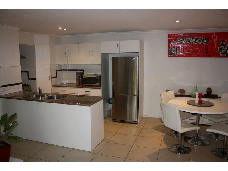 1/83 Riveroak Drive, Helensvale QLD 4212