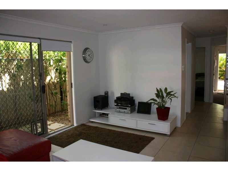 1/83 Riveroak Drive, Helensvale QLD 4212