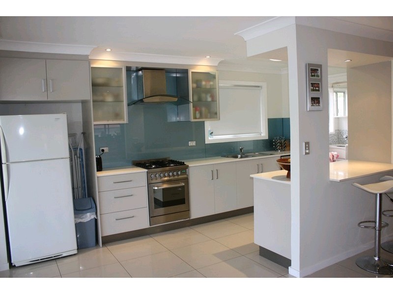 4 Kinarra Street, Ashmore QLD 4214