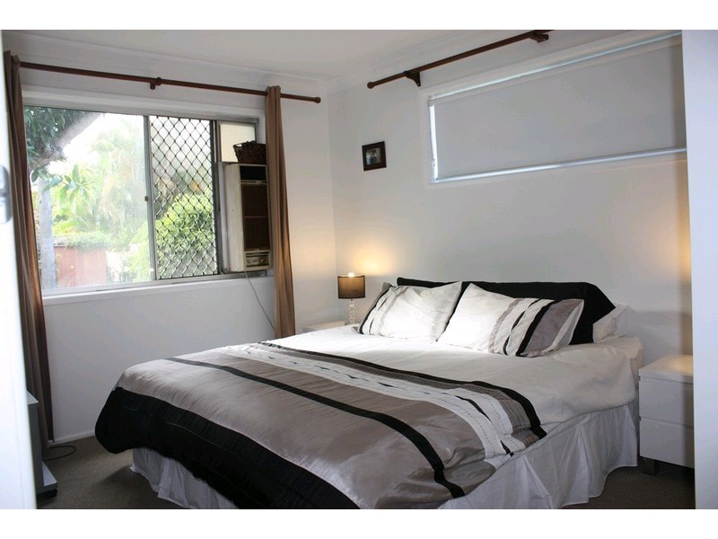 4 Kinarra Street, Ashmore QLD 4214