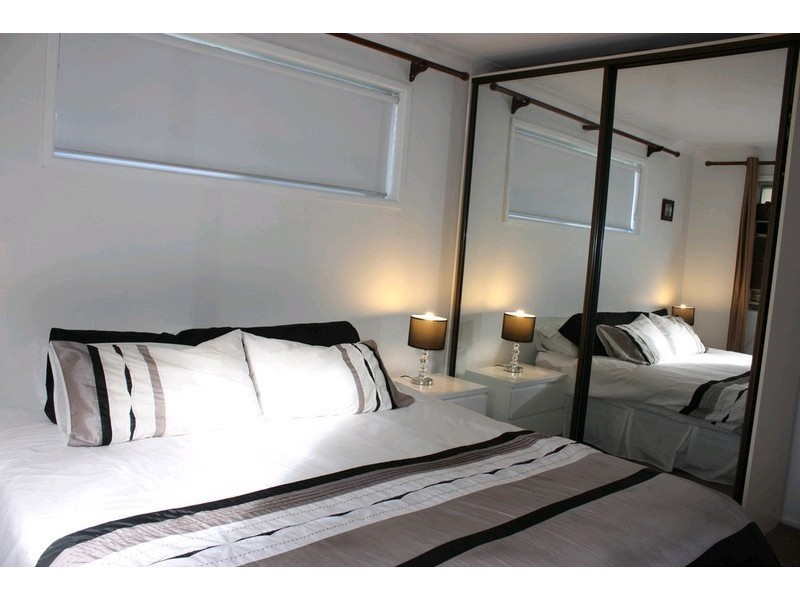 4 Kinarra Street, Ashmore QLD 4214