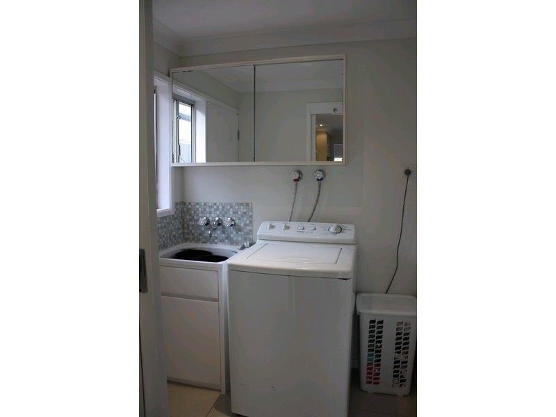 4 Kinarra Street, Ashmore QLD 4214