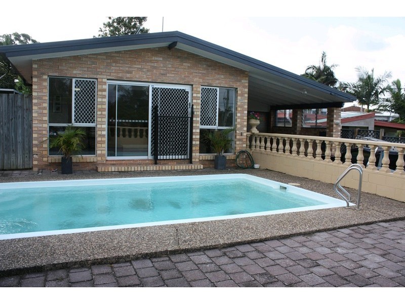 4 Kinarra Street, Ashmore QLD 4214