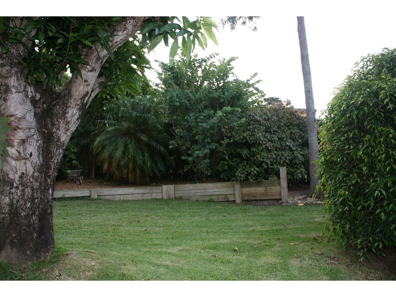 4 Kinarra Street, Ashmore QLD 4214