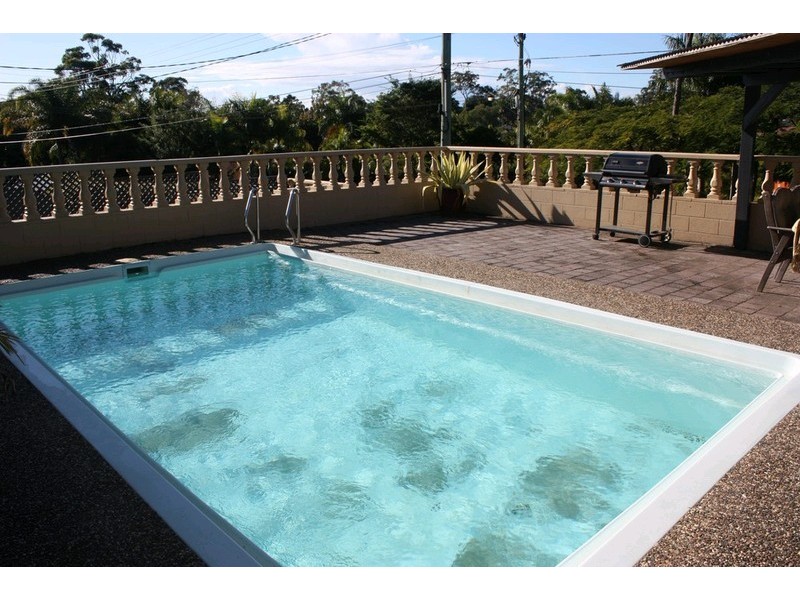 4 Kinarra Street, Ashmore QLD 4214