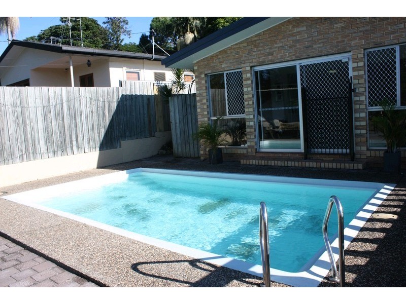 4 Kinarra Street, Ashmore QLD 4214