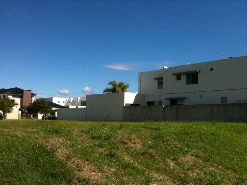 88 Sir Bruce Small Boulevard, Benowa QLD 4217