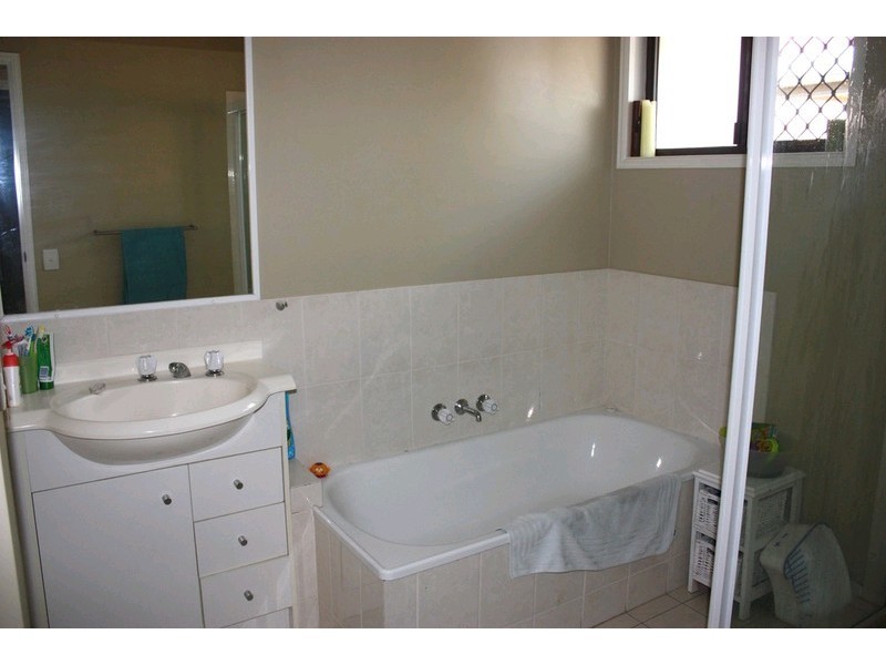 13 Numbat Court, Coombabah QLD 4216