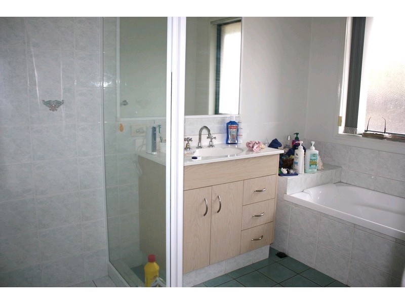 34 Clear River Boulevard, Ashmore QLD 4214