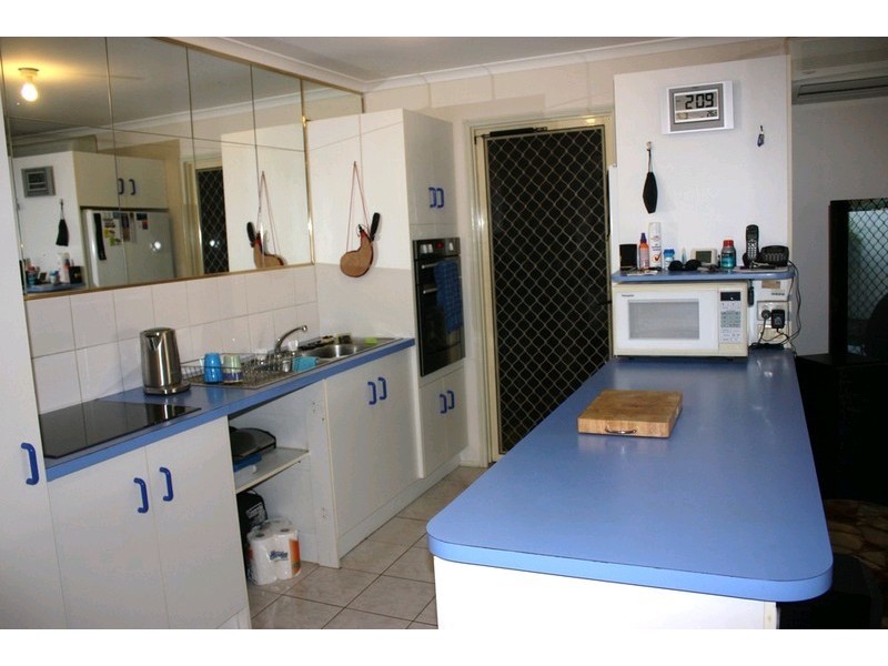 2/60 Village Way, Oxenford QLD 4210