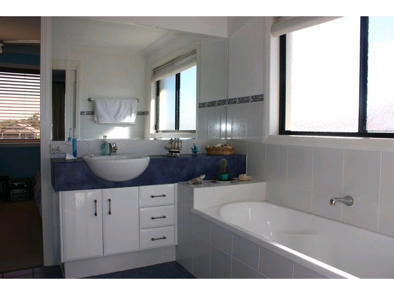 18 East Park Waters, Monterey Keys QLD 4212