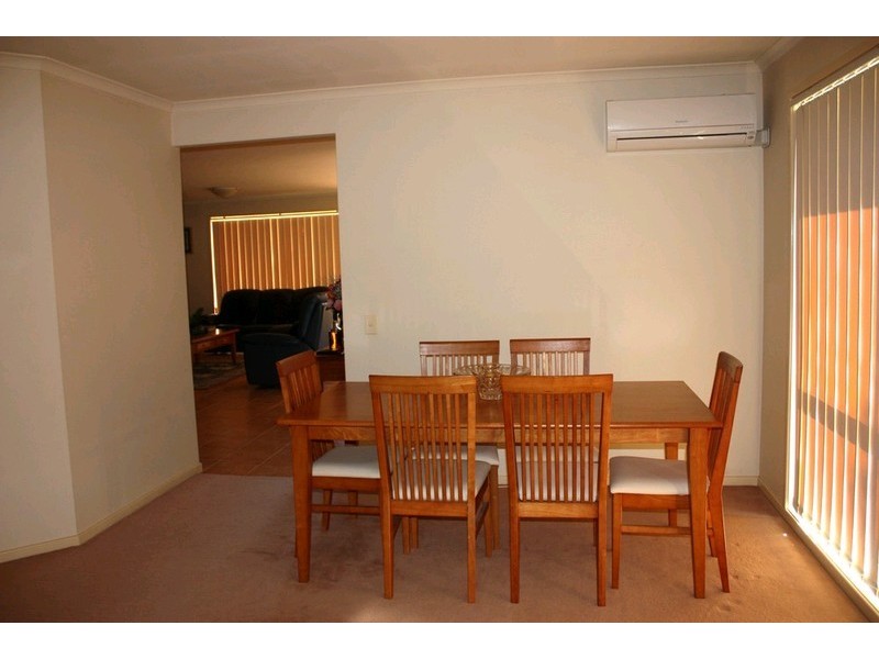 21 Greensborough Crescent, Parkwood QLD 4214