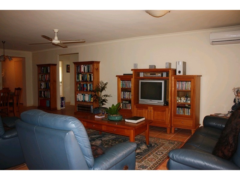 21 Greensborough Crescent, Parkwood QLD 4214