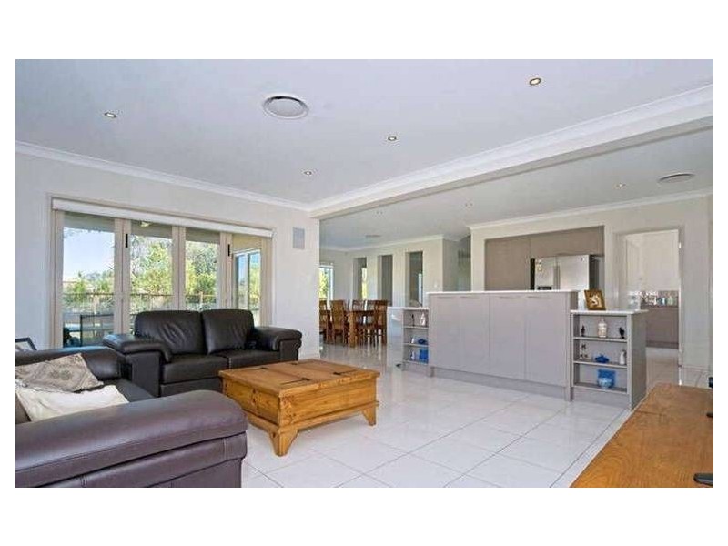 15 Strathburn Crescent, Ormeau QLD 4208