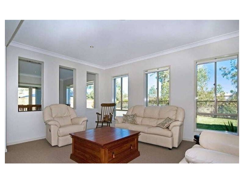 15 Strathburn Crescent, Ormeau QLD 4208