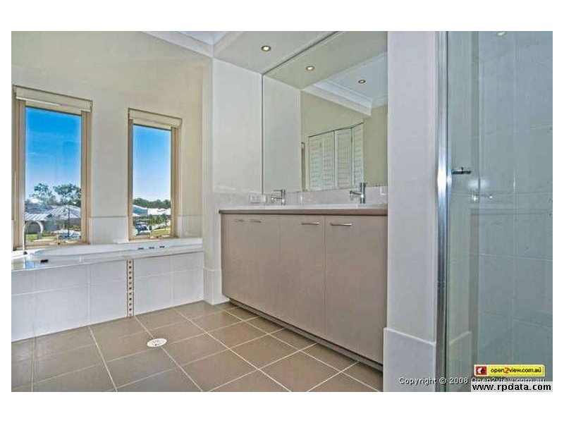 15 Strathburn Crescent, Ormeau QLD 4208