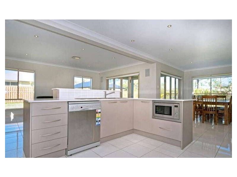 15 Strathburn Crescent, Ormeau QLD 4208