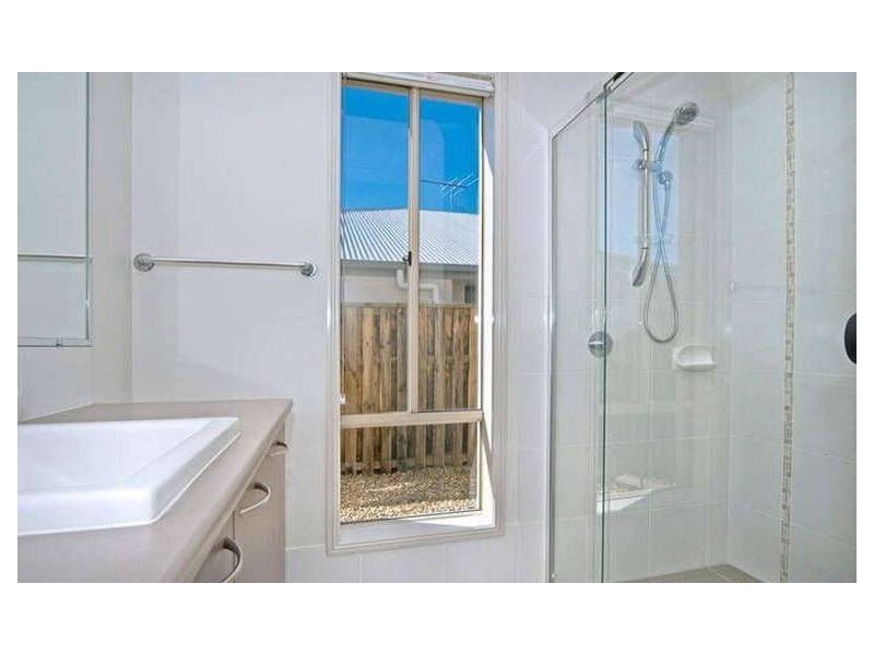 15 Strathburn Crescent, Ormeau QLD 4208