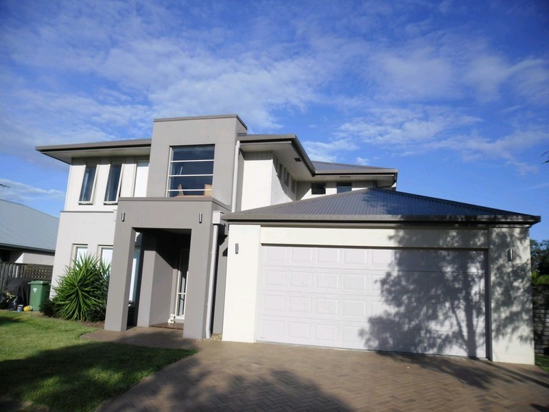 15 Strathburn Crescent, Ormeau QLD 4208